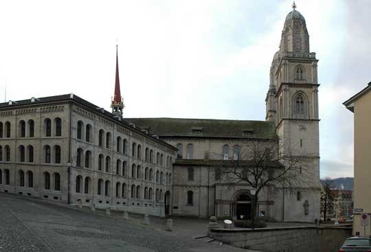 Zwingliplatz mit Blick auf Chorherrenstift und Grossmnster