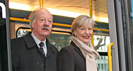 Hans Weder und Regine Aeppli im Jubilums-Tram